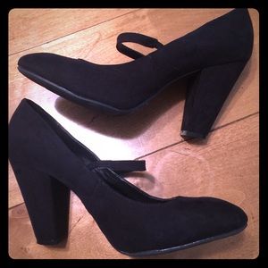 Beautiful and Comfortable Black High Heels